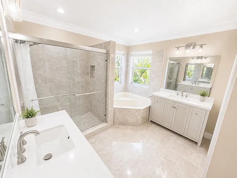 740 SW 191st Ave — Photo 20