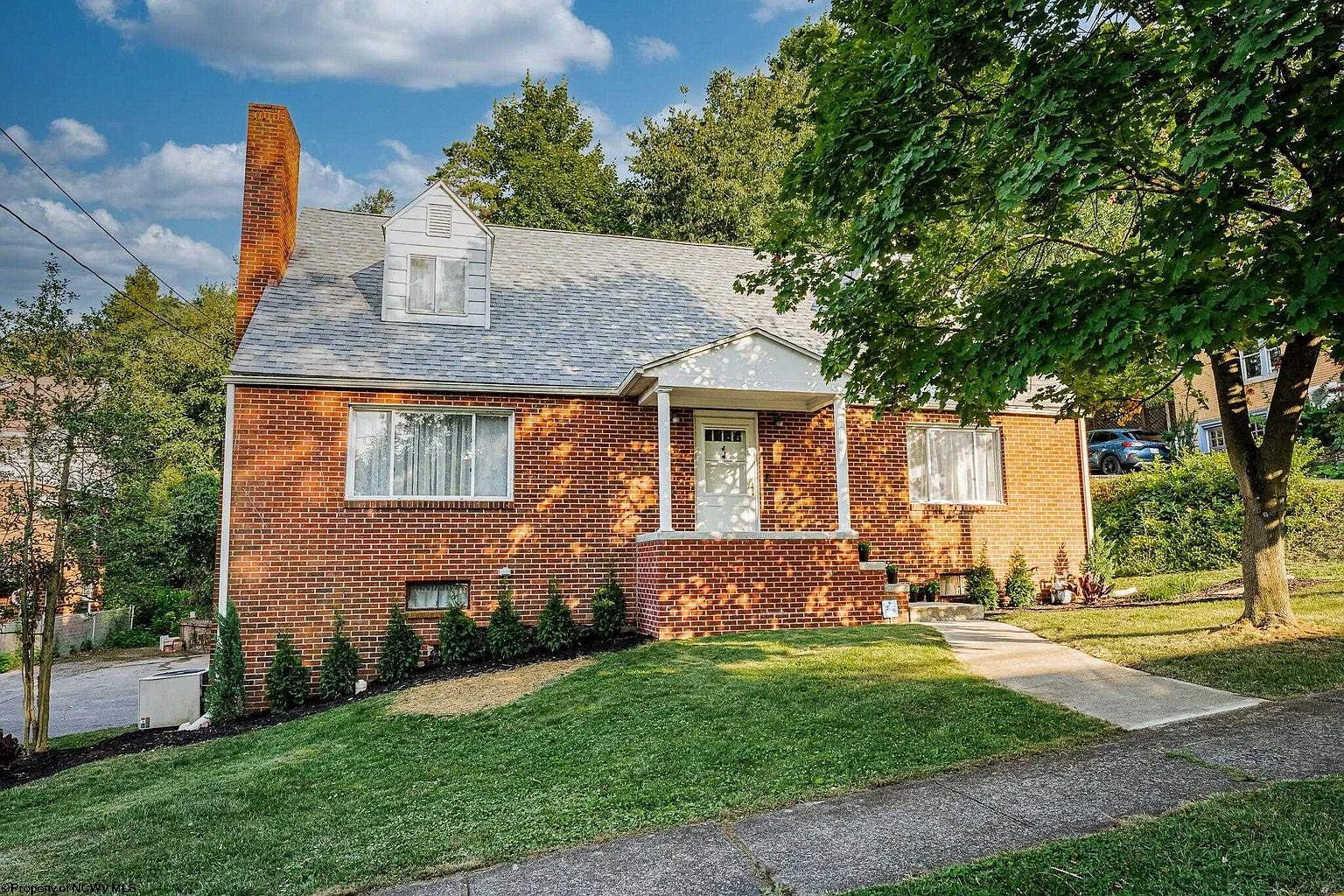 237 Waitman St photo 1
