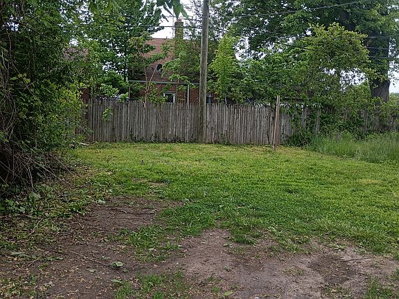2nd image of 15143B Evergreen Rd