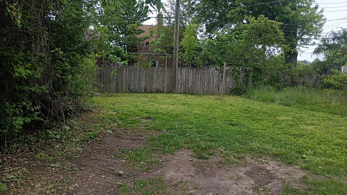 Building Photo - 15143B Evergreen Rd