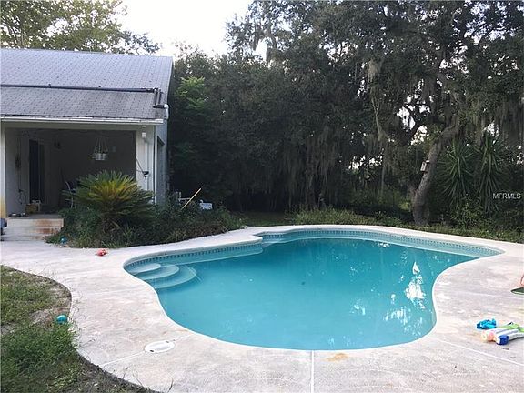 4th image of 1317 Nadine Dr