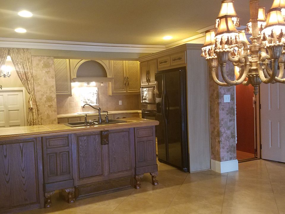 1st image of 3526 Gleneagles Dr