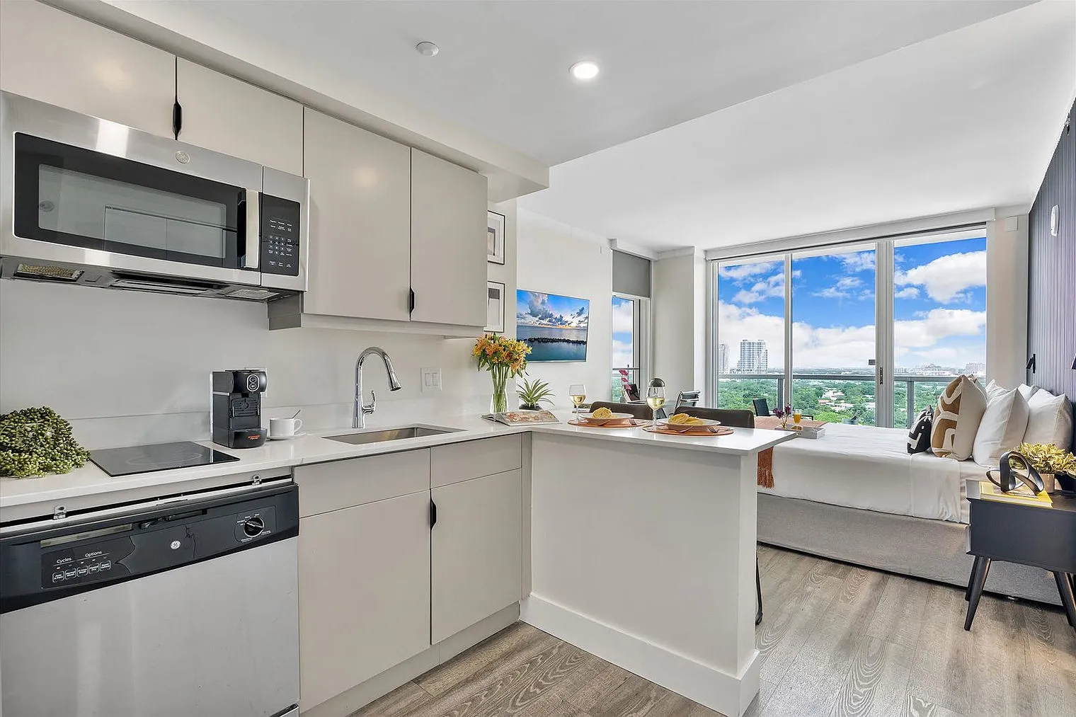 Studio, 1.0 bath, 365 sqft, $4,205 — Photo 4