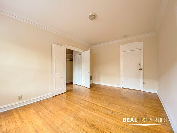 3rd image of 2244 W Wilson Ave #2244206