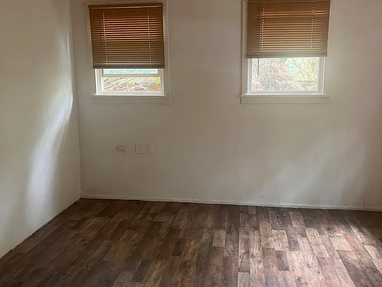 2493 Portland Aly — Photo 8