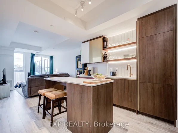 1285 Queen St E #211, Toronto, ON M4L 1C2