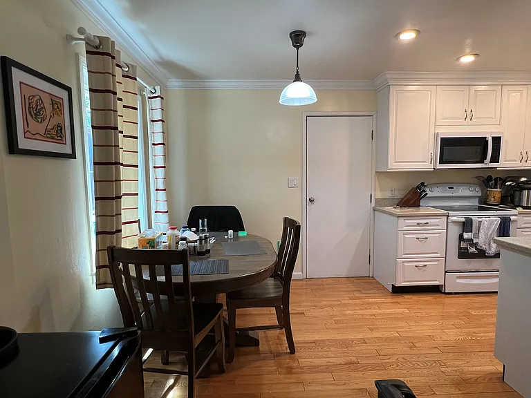 3176 Stanley Blvd — Photo 7
