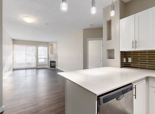 The Residences of 104th, Edmonton, AB T5K 2X8