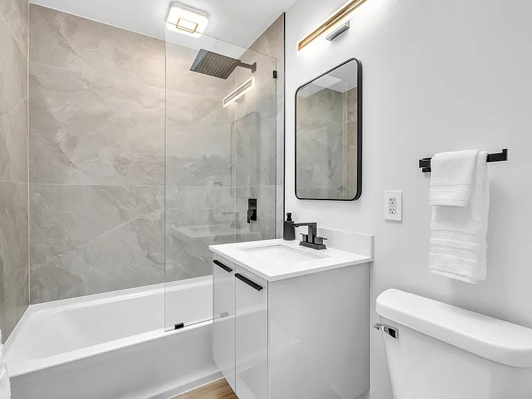 414 E Schiller St — Photo 11