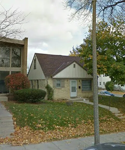1130 E Russell Ave — Photo 16