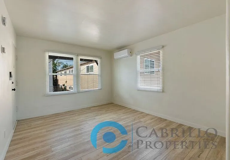 4571 North Ave — Photo 4