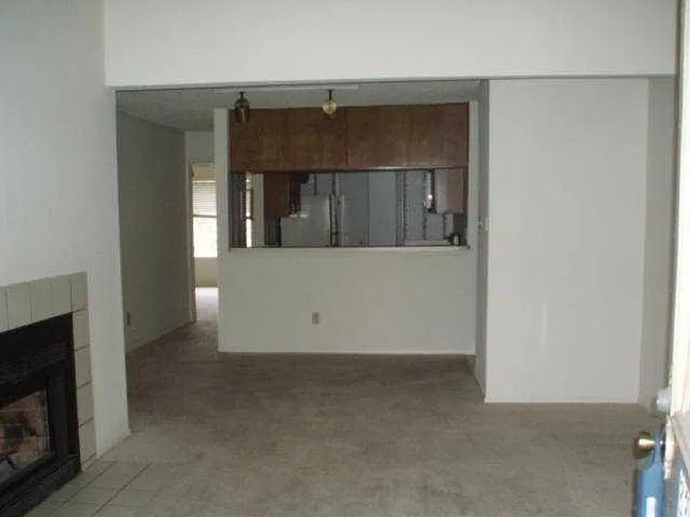 806 W 24th St #224 — Photo 3