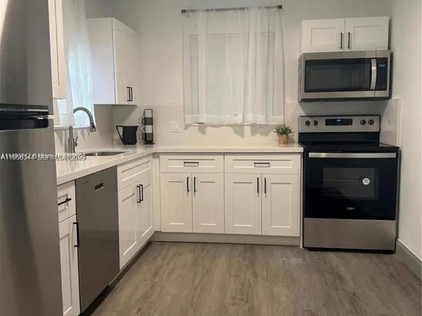 2500 NE 181st St, North Miami Beach, FL 33160