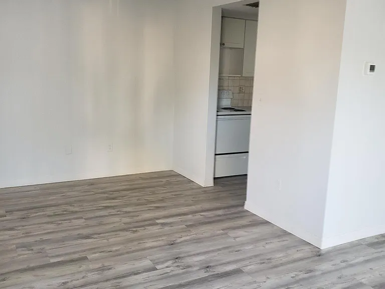128 Camphor Cir #B — Photo 4