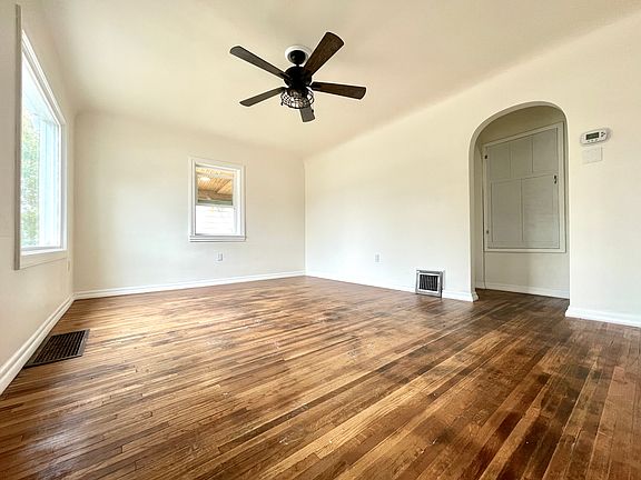 4th image of 812 E Claybourne Ave