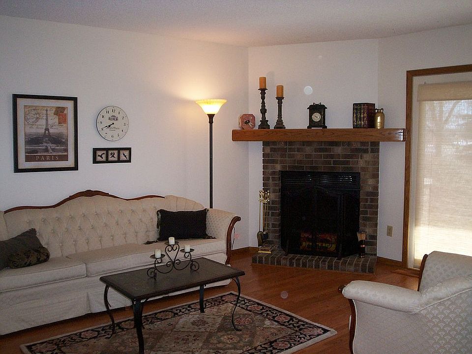 Living Area, wood fireplace