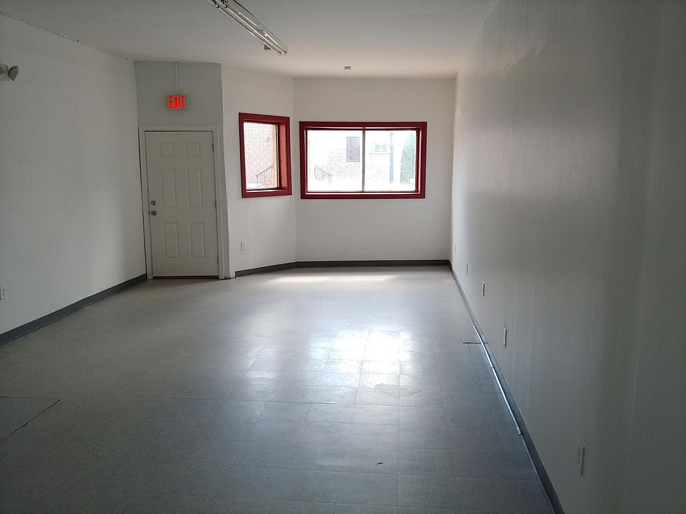 2nd image of 1555 Stratford Ave