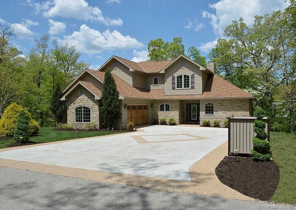 1st image of 31 Via Appia Dr