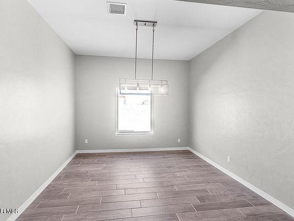 5th image of 565 La Entrada Cir