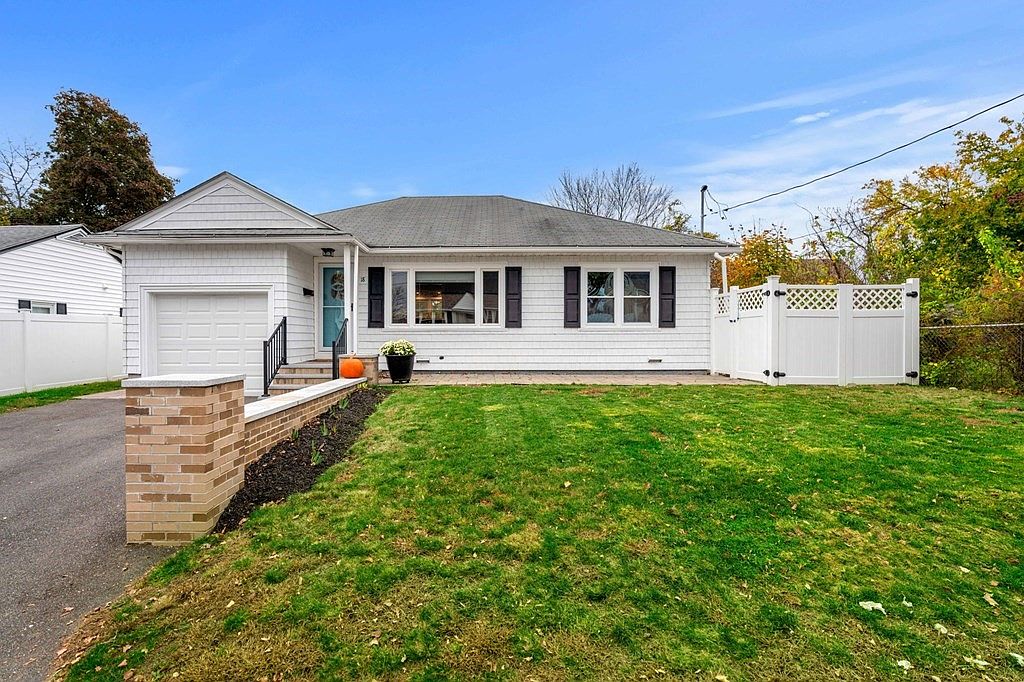 18 Weisner Pkwy, Methuen, MA 01844 MLS 73178324 Zillow