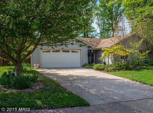 10401 Nellie White Ln, Fairfax, VA 22032