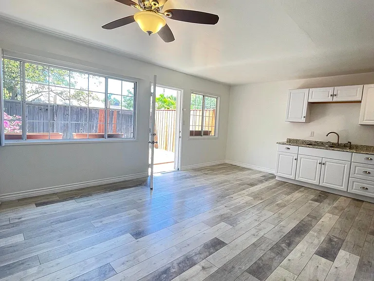 11666 Davis St — Photo 6