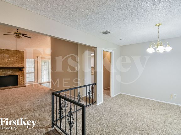 3rd image of 1303 Tideland St