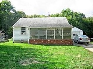 537 S Reed St, Sheffield, IL 61361