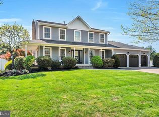 6 Rainbow Dr, Sewell, NJ 08080