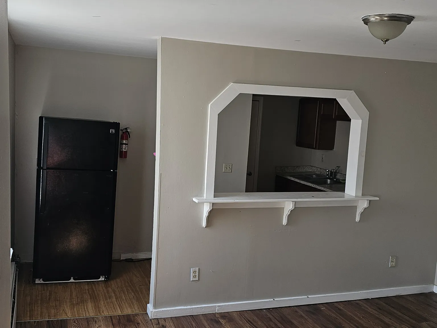 2 bed, 1000 sqft, $1,350 — Photo 2