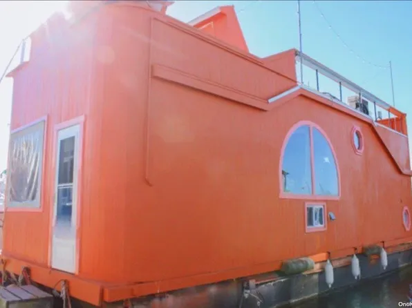 10 Matinecock Avenue, Port Washington, NY 11050