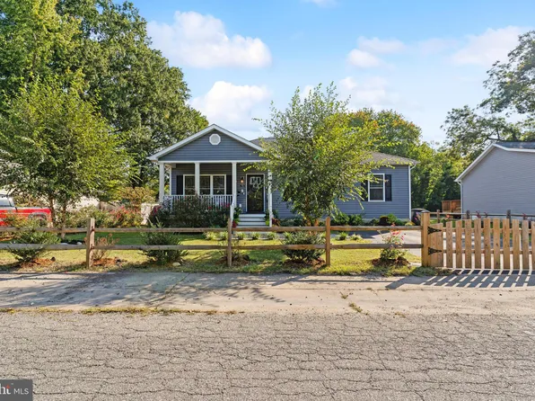 713 Jackson St, Colonial Beach, VA 22443