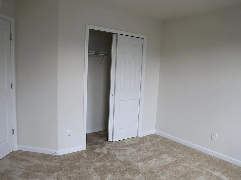 20 Maxwell Ln — Photo 13
