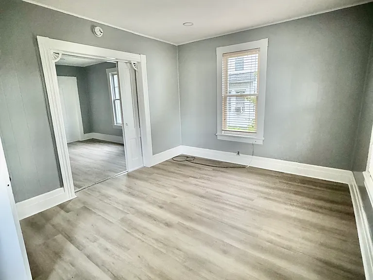 11 Betts Pl — Photo 2
