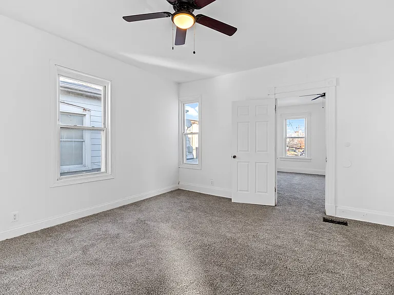 4721 Section Ave #B — Photo 12