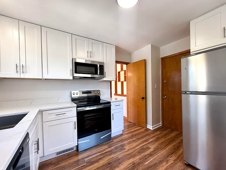 2182 Vernier Rd #2182 — Photo 11