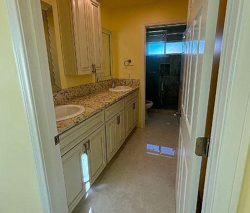 5th image of 1139 W 81st Pl