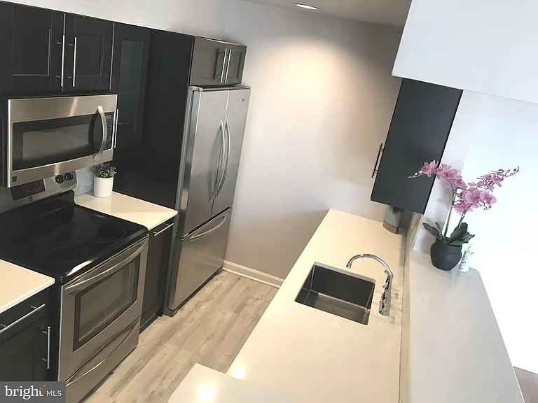 5918 Barbados Pl #202 — Photo 7