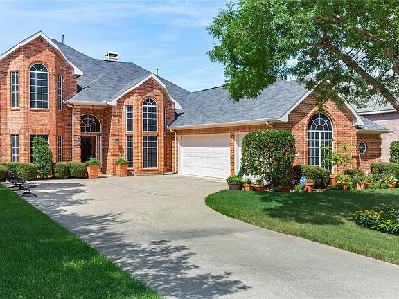 2nd image of 1809 Lake Bluff Dr