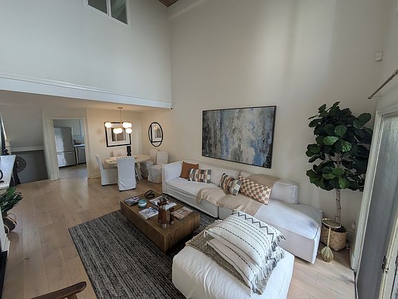 2nd image of 11954 Goshen Ave #2040