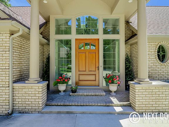 5th image of 5244 Lakeshore Dr