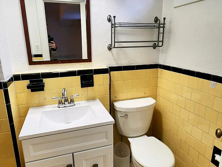 605 N Irving St #8 — Photo 7