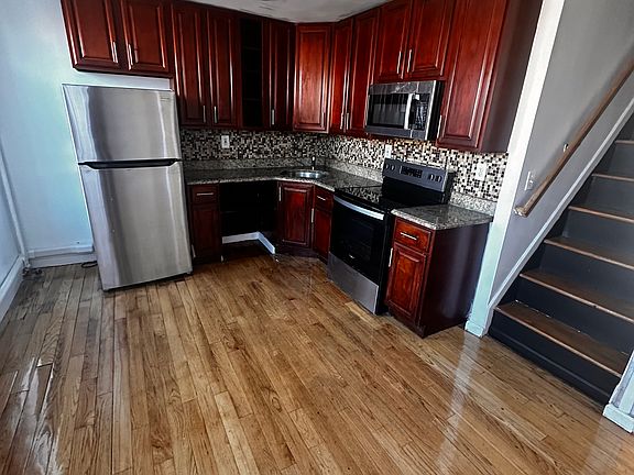 3rd image of 3663 Bronxwood Ave APT 3
