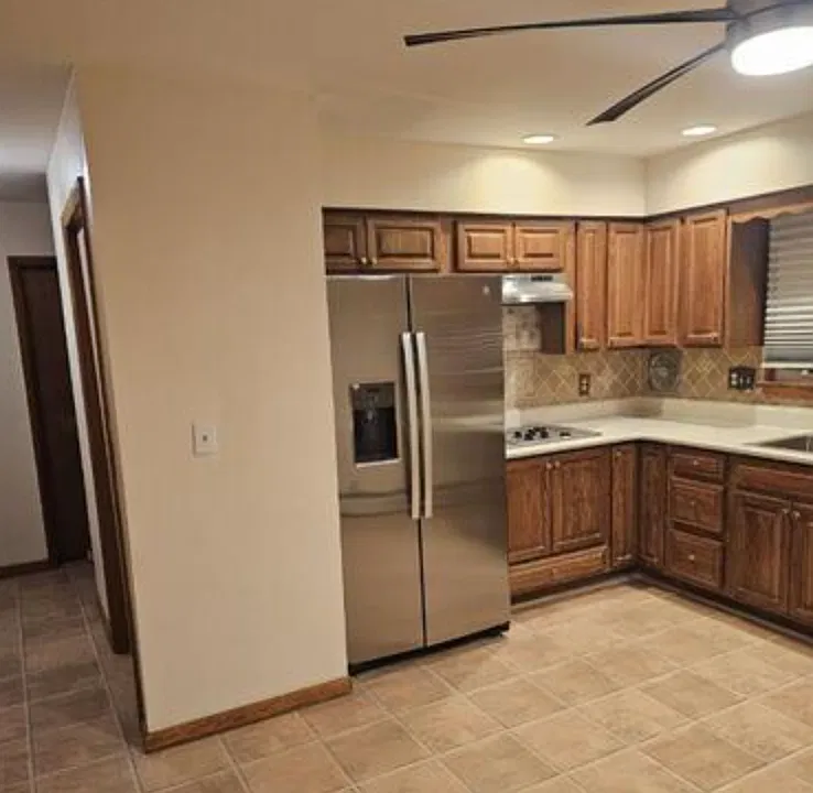 95 Carbon St #2