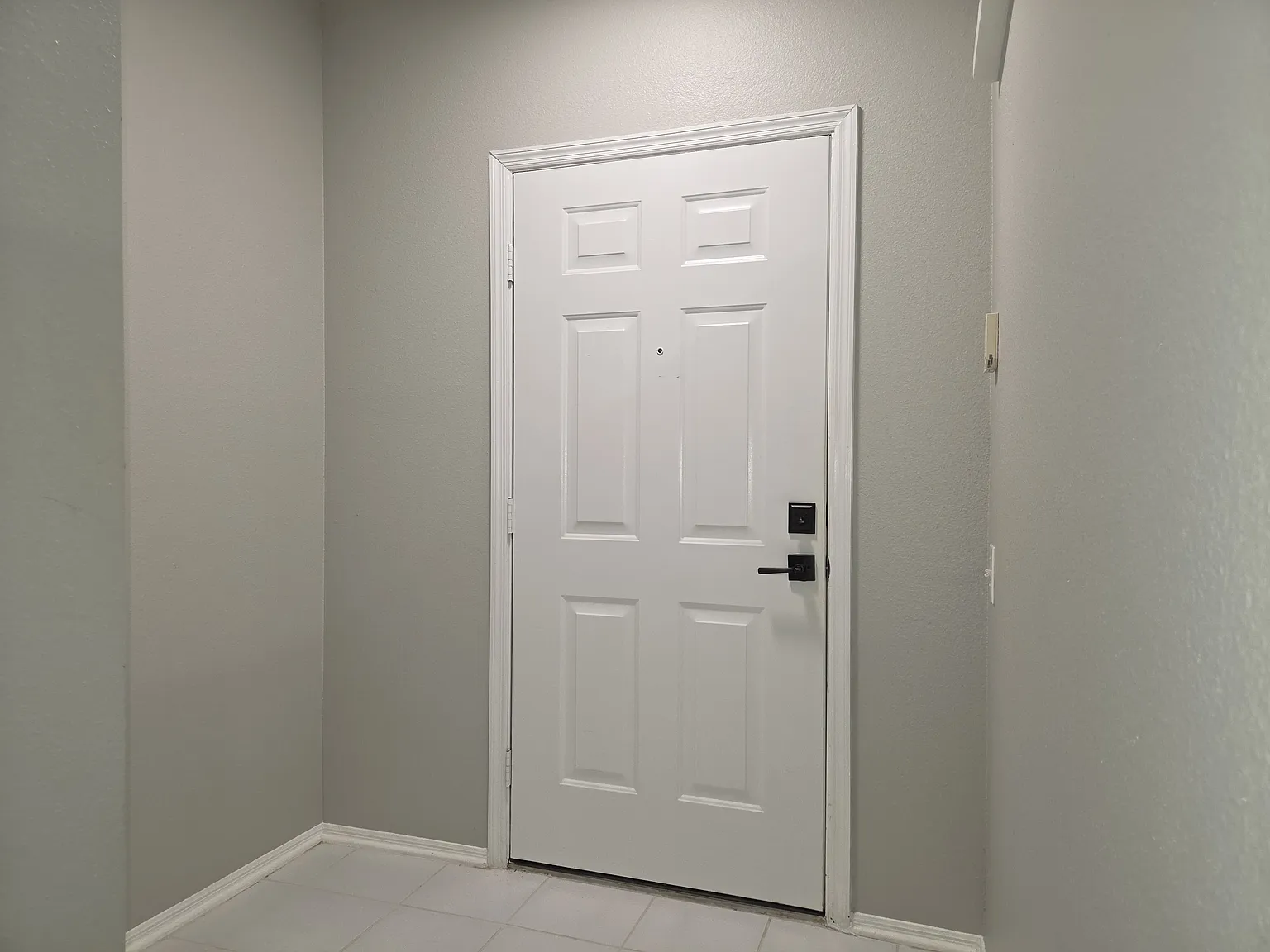 Immaculate 2 Bedroom 1.5 Bath Townhome In New Tampa! — Photo 2