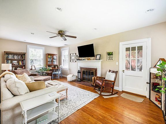 5th image of 4307 Tremont St