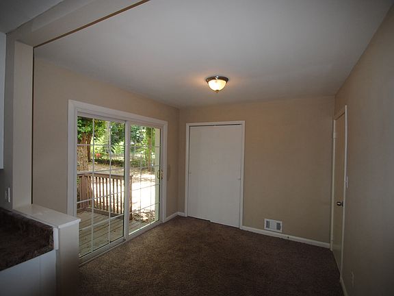5th image of 411 Windsor Dr