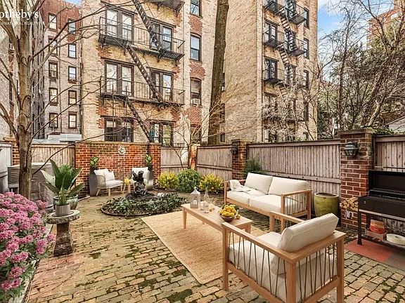 5th image of 132 W 13th St #A