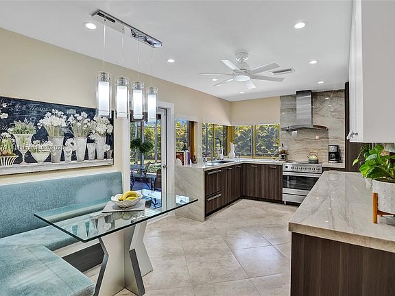 3rd image of 20435 Highland Lakes Blvd