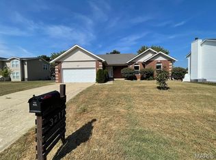 3217 Millbrook Dr, Shiloh, IL